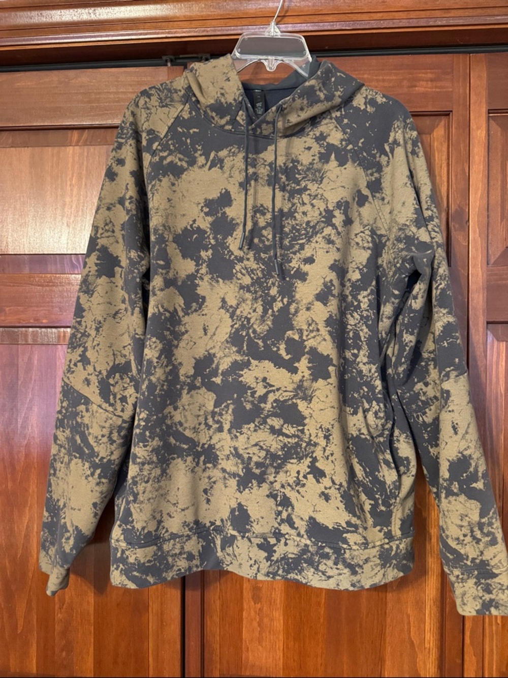 Lululemon Men's Tie-Dye Hooded Pullover in Black & Tan